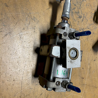 Ilmasylinteri 60/250/30