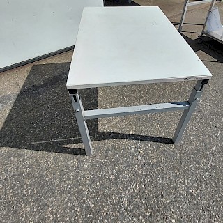 Table Medium