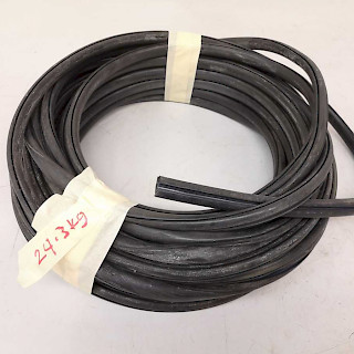 Auton ikkunan tiiviste nauha