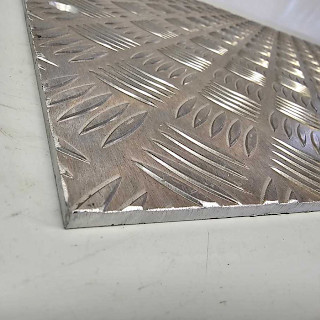 Alumiiniturkkilevy 690x1400x5 mm