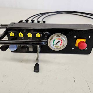 Kaapeliohjain neljälle kaapelille