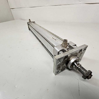 Paineilmasylinteri 63/20-440