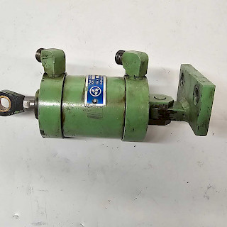 Paineilmasylinteri 60/16-30