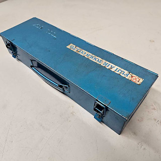 Metallinen työkalulaatikko 43x13x8 cm