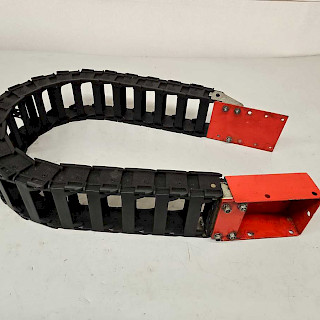 Muovinen kaapeliketju sisämitta 45x108 mm, 1,3 metri