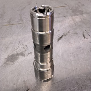 UUSI URACA KORKEAPAINEPUMPUN AKSELI