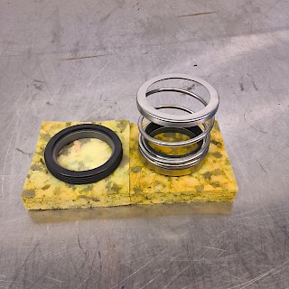 UUSI TARTEK LIUKURENGASTIIVISTE NT17/55