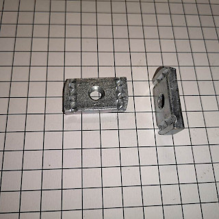 Kiskomutteri M8 asennuskiskoille 40 mm