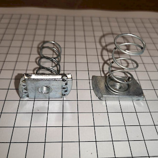 Liukumutteri M6 asennuskiskoille 40 mm