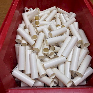 Jatkomuhvi / jatkoholkki muovinen 22 mm 240 kpl