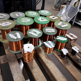 Kuparilanka rullassa