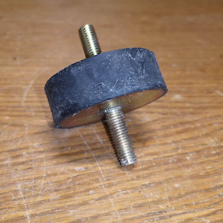 lieriöeristin 75x25xM12