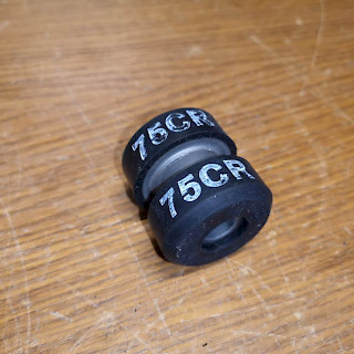 Tärinänvaimennin 47x53xM12