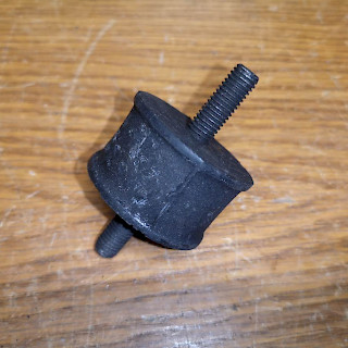 lieriöeristin 50x30xM10