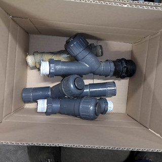 Vinoistukka-takaiskuventtiili PVC-U SV Malli 303