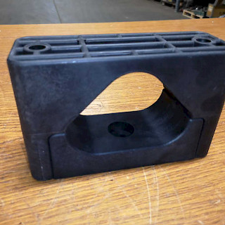 Muovinen putki kiinnike 3 x Ø 53 - 66