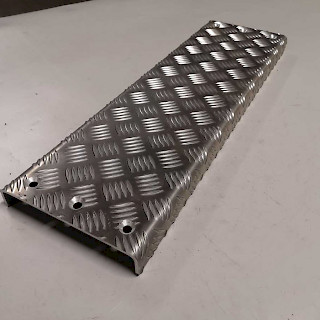 Alumiini porrasaskelma 72x22cm x5mm