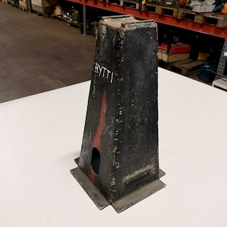 Metallijalusta kartio 52 cm