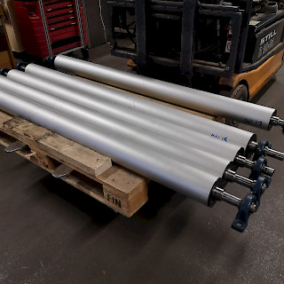 Alumiinitela 1700x120 mm Laakeripesillä