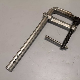 Liimapuristin 300x140