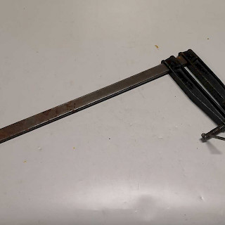 Valuleukainen ruuvipuristin 600x250