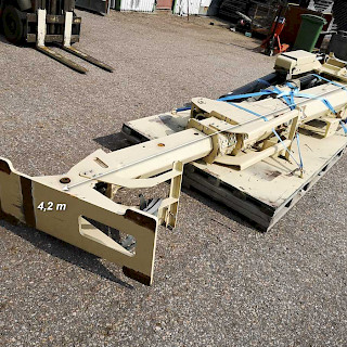 Nostopuomi sylintereineen