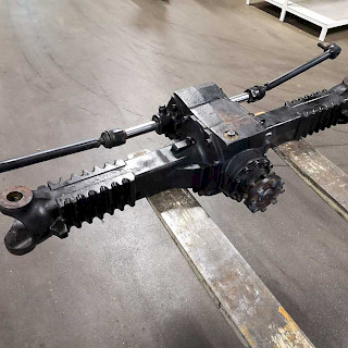 Akselisto vetävä ja kääntyvä