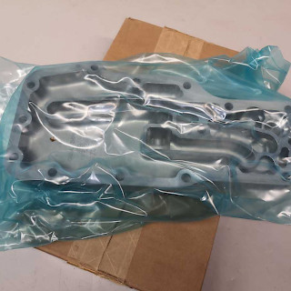 Cummins Lubricating Oil Filter Head 3979393