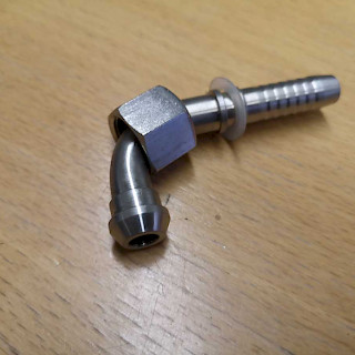 RST Puristettu pää 90° 10 mm putki sisäkierre 15 mm (1/2)