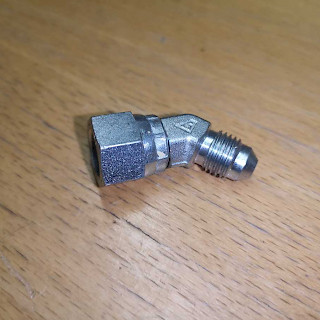 Liitin DN4 sisäkierre 10 ulkokierre 11