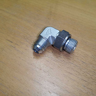 Kulmaliitin 90° DN10/12 ulkokierre ​19/21