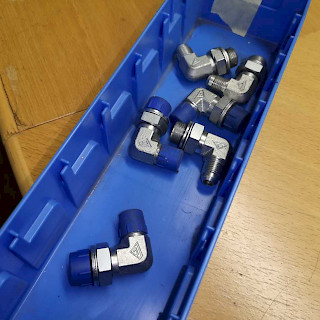 Kulmaliitin 90° DN7/10 ulkokierre 14/17