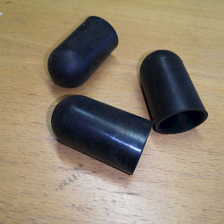 Ulkotulppa Ø 25mm muovi/musta