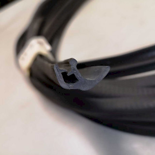 Auton ikkunan tiiviste nauha 11,5 m