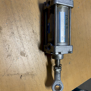 Ilmasylinteri 63/50/300