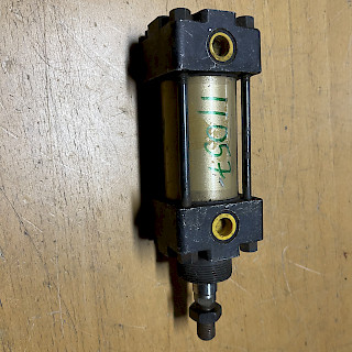 Ilmasylinteri 45/190/25