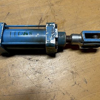 Ilmasylinteri 50/270/45