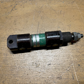 Ilmasylinteri 25/130/13