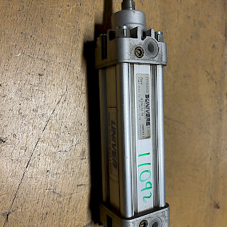 Ilmasylinteri 40/200/75