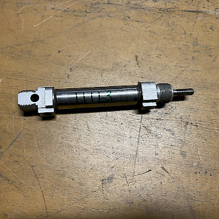 Ilmasylinteri 20/170/70