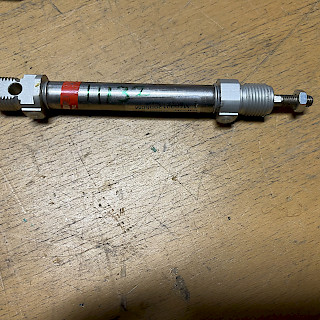 Ilmasylinteri 10/160/50