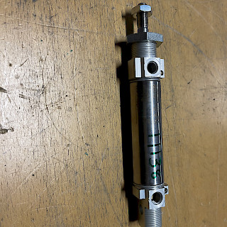 Ilmasylinteri 25/180/50