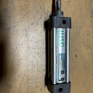 Ilmasylinteri 32/230/80