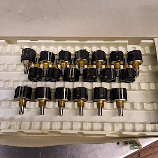 Uusi CONTELEC PD2305 POTENTIOMETRI